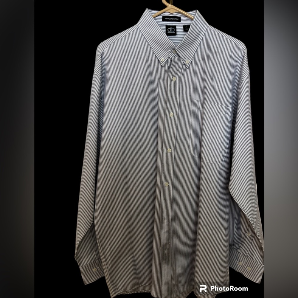Men’s DunBrooke Button Down Shirt L